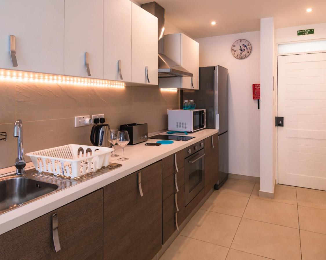 Modern Comfort - 2Br Apartment Center Of St Julians & Paceville Saint Julian's Bagian luar foto